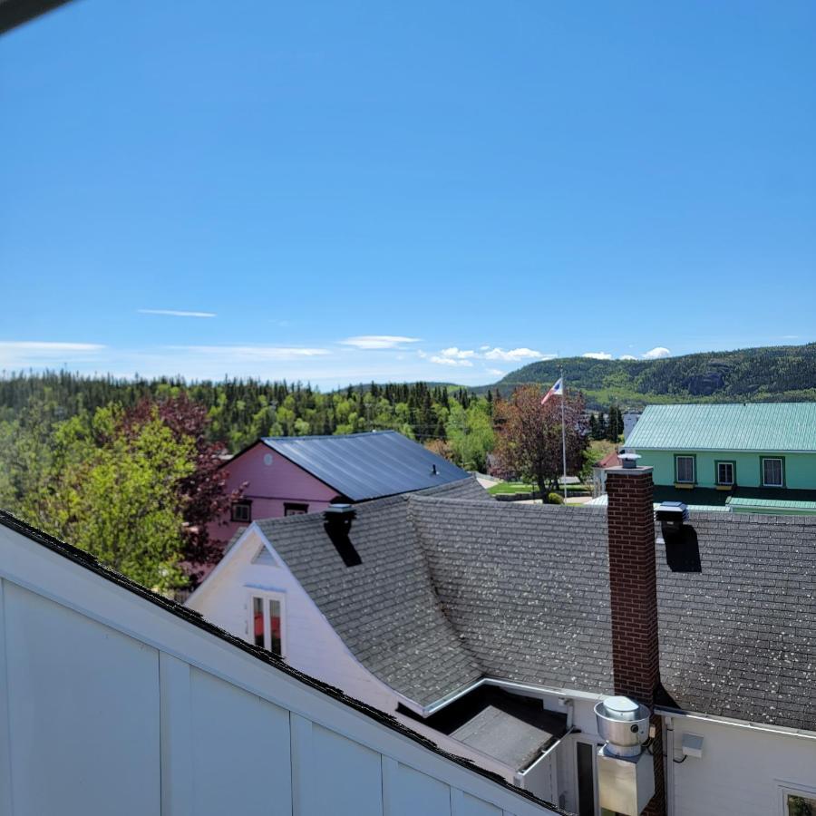 Auberge La Merveilleuse Tadoussac Bagian luar foto